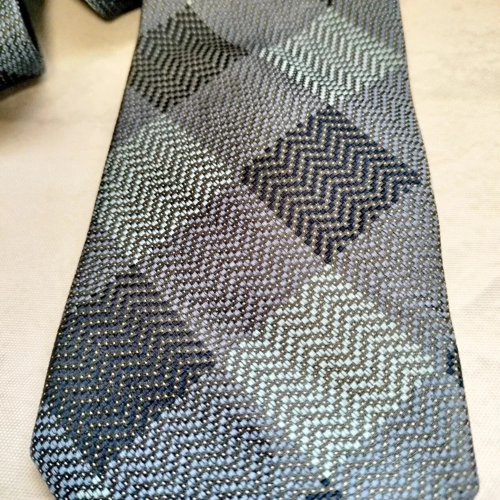 PRONTO UOMO Men's Slim Silk Blend Blue Gray Plaid Zig Zag Tie Necktie T